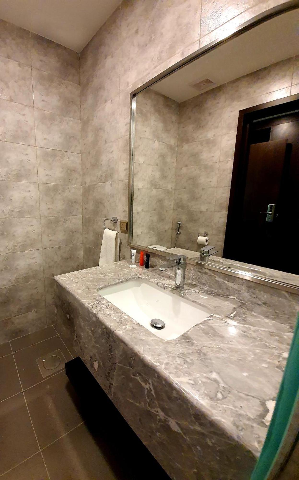 Lily Hotel Suite Mubarraz Al-Hofuf Szoba fotó