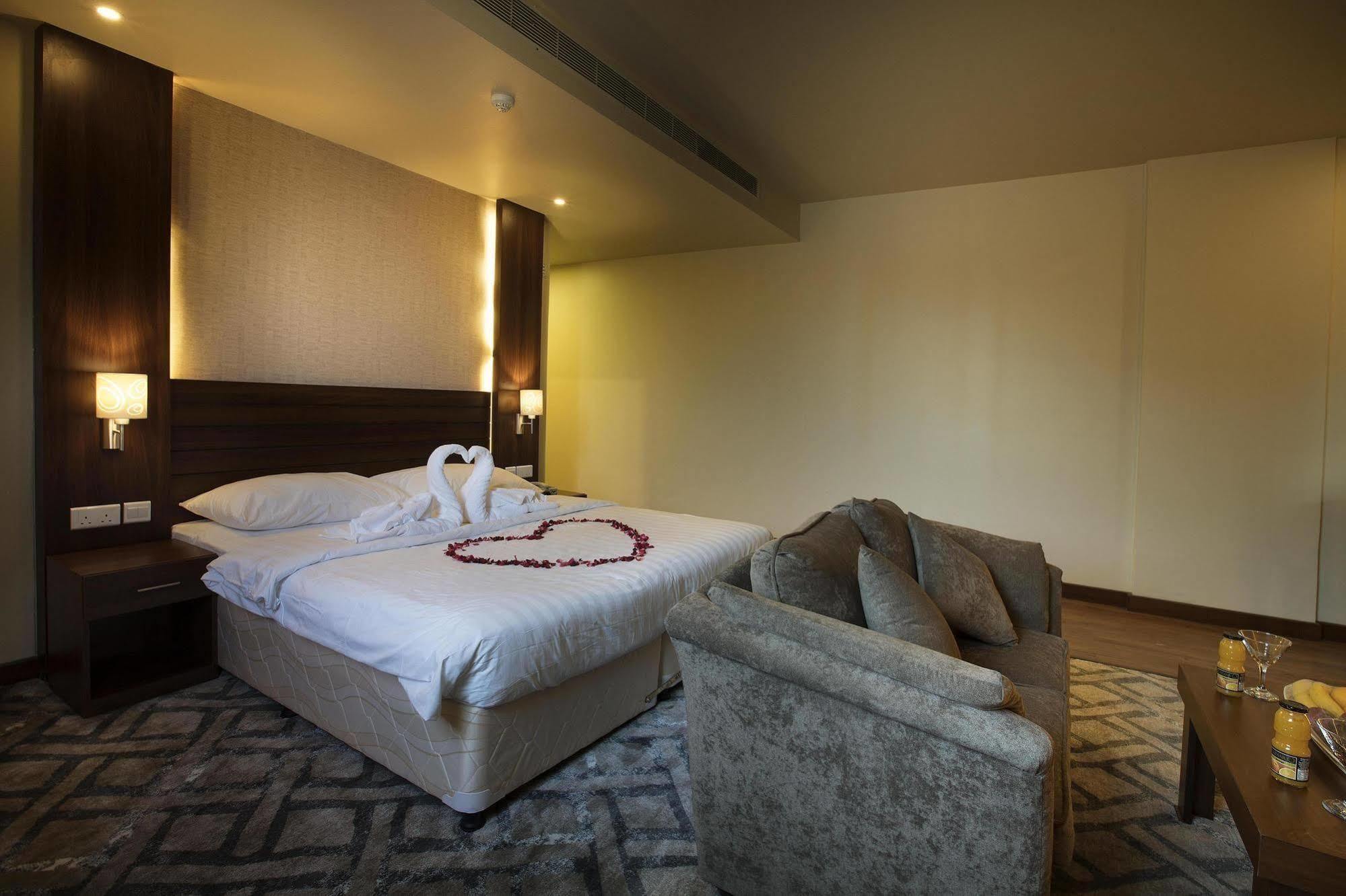 Lily Hotel Suite Mubarraz Al-Hofuf Kültér fotó